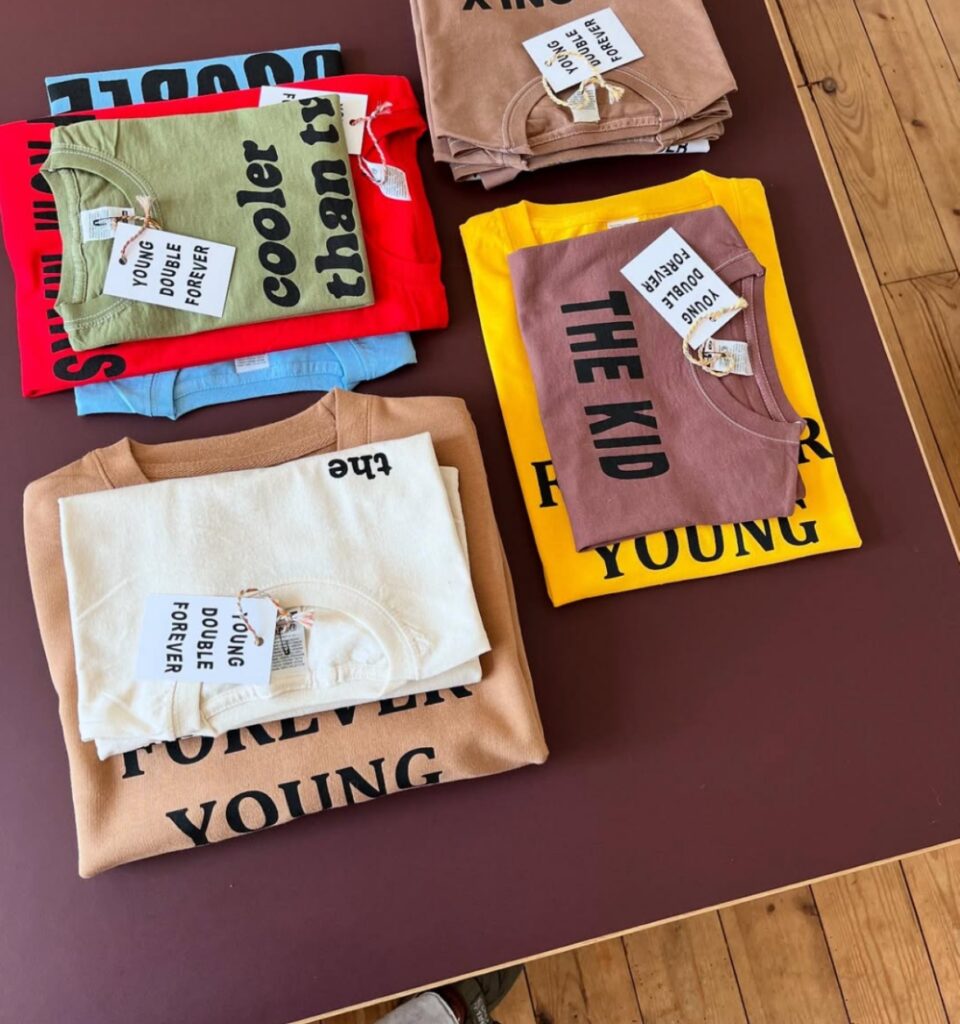 Young Double のハンドプリントアイテムとブランドの世界観2